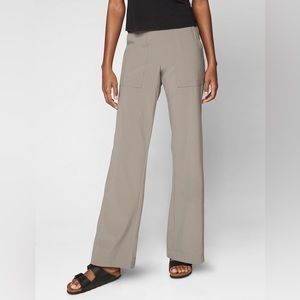 Athleta Chelsea wide leg khaki pant